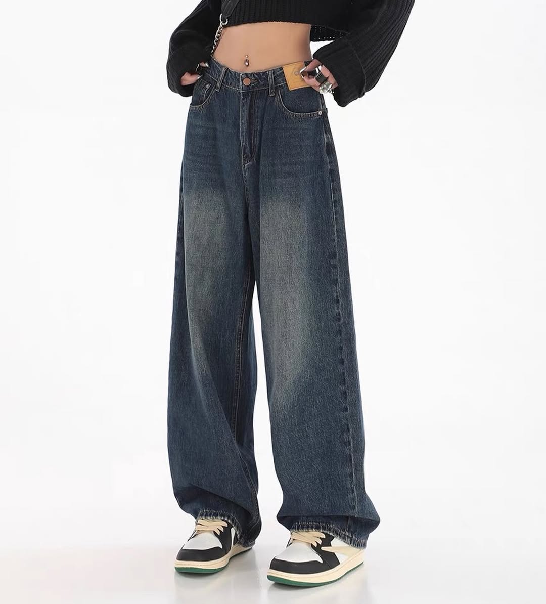 Washed baggy jeans
