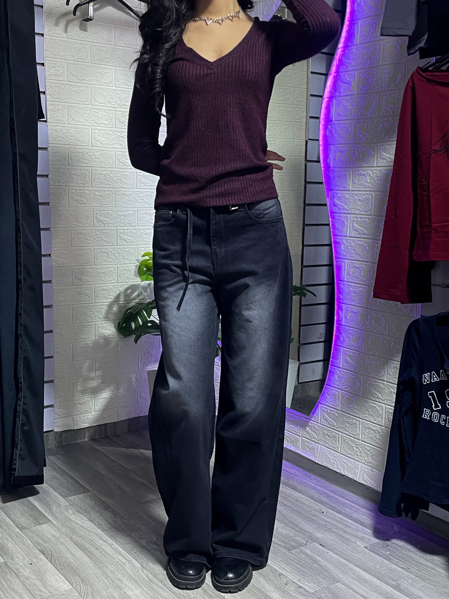 Loose Fit - Lace Detail