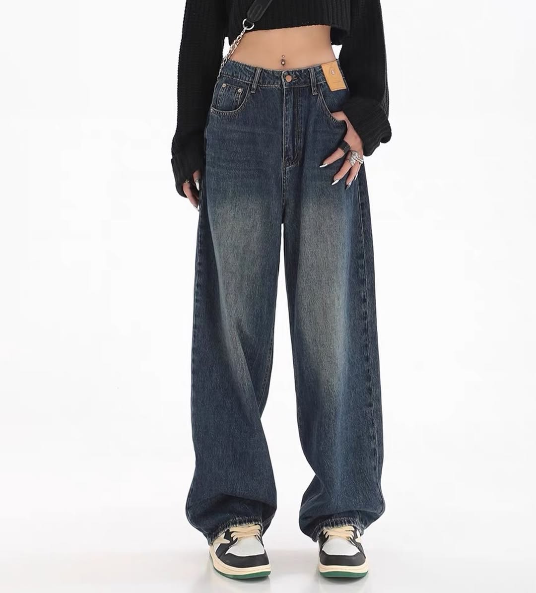 Washed baggy jeans